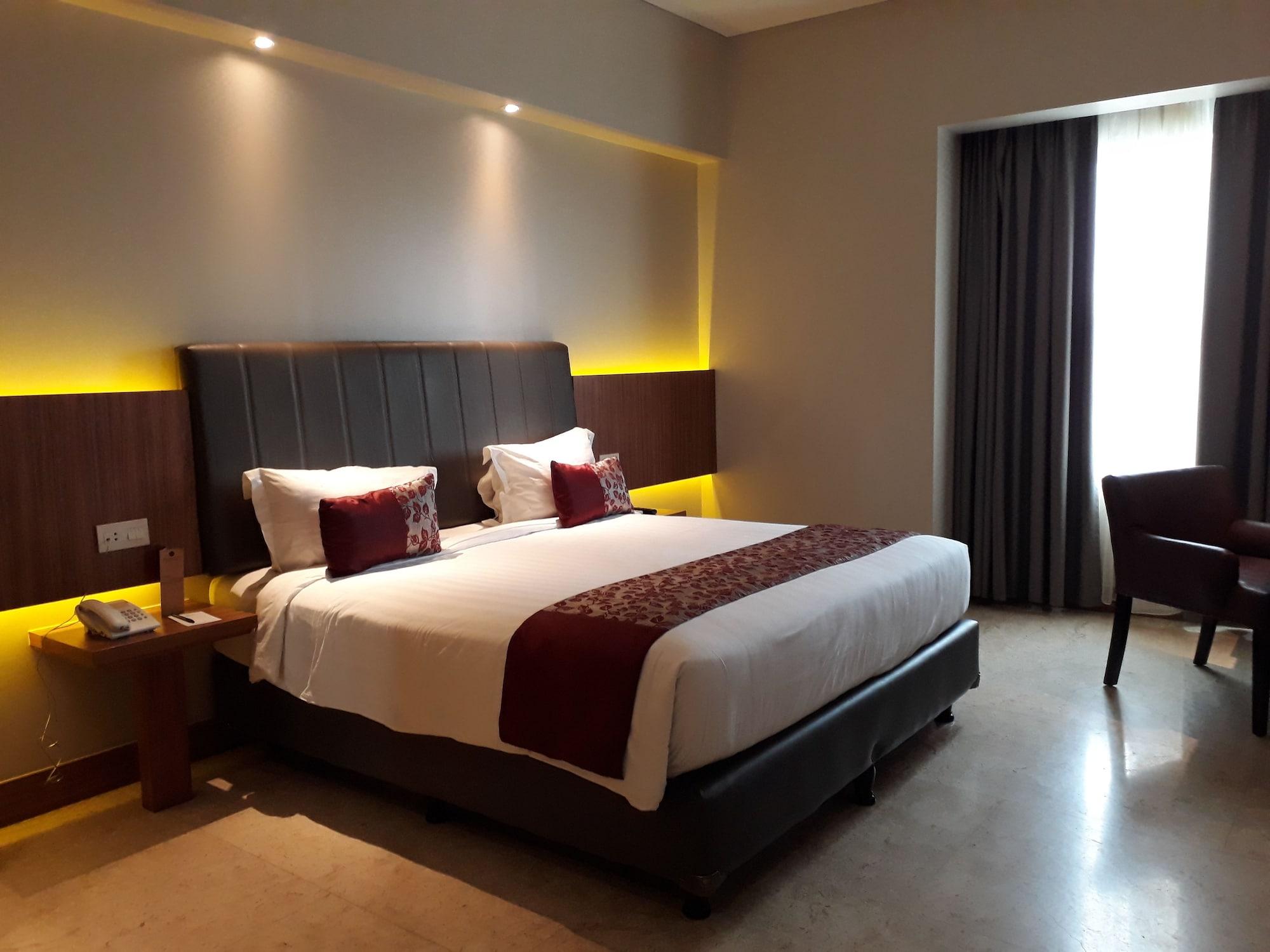 Demelia Hotel Макасар Экстерьер фото