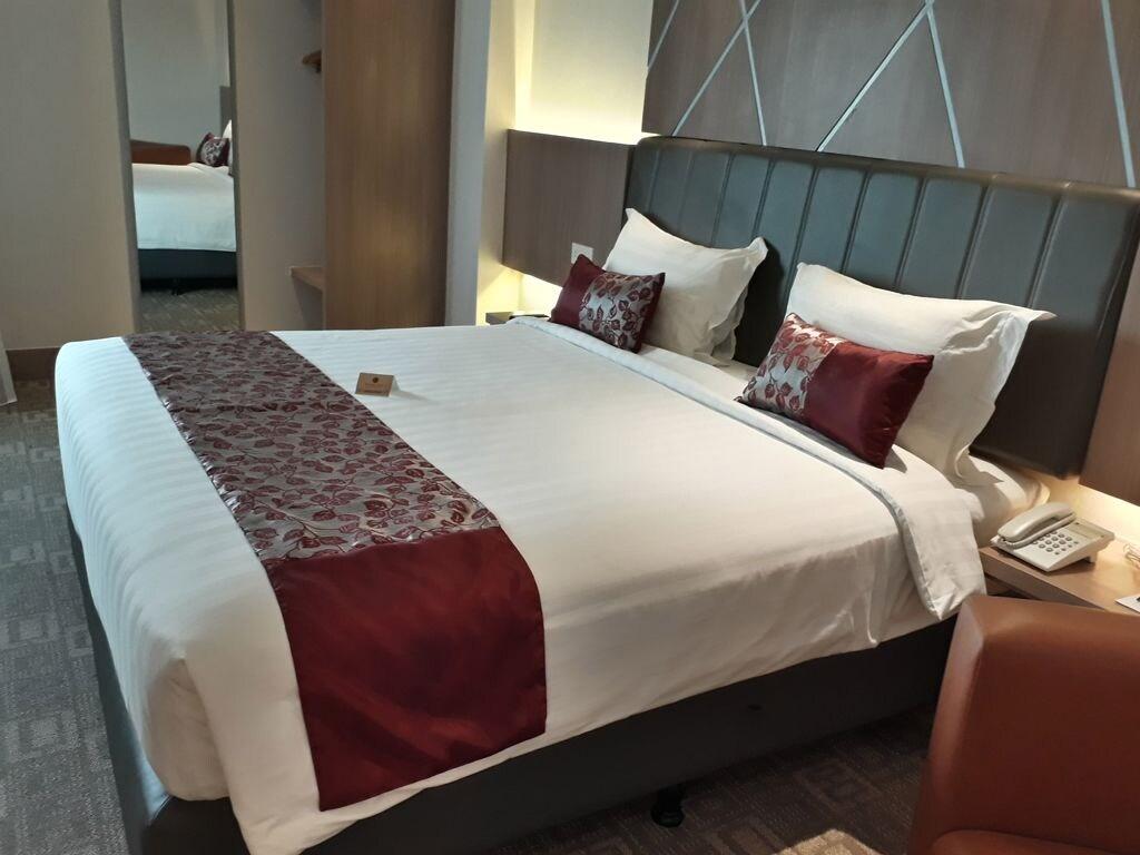 Demelia Hotel Макасар Экстерьер фото