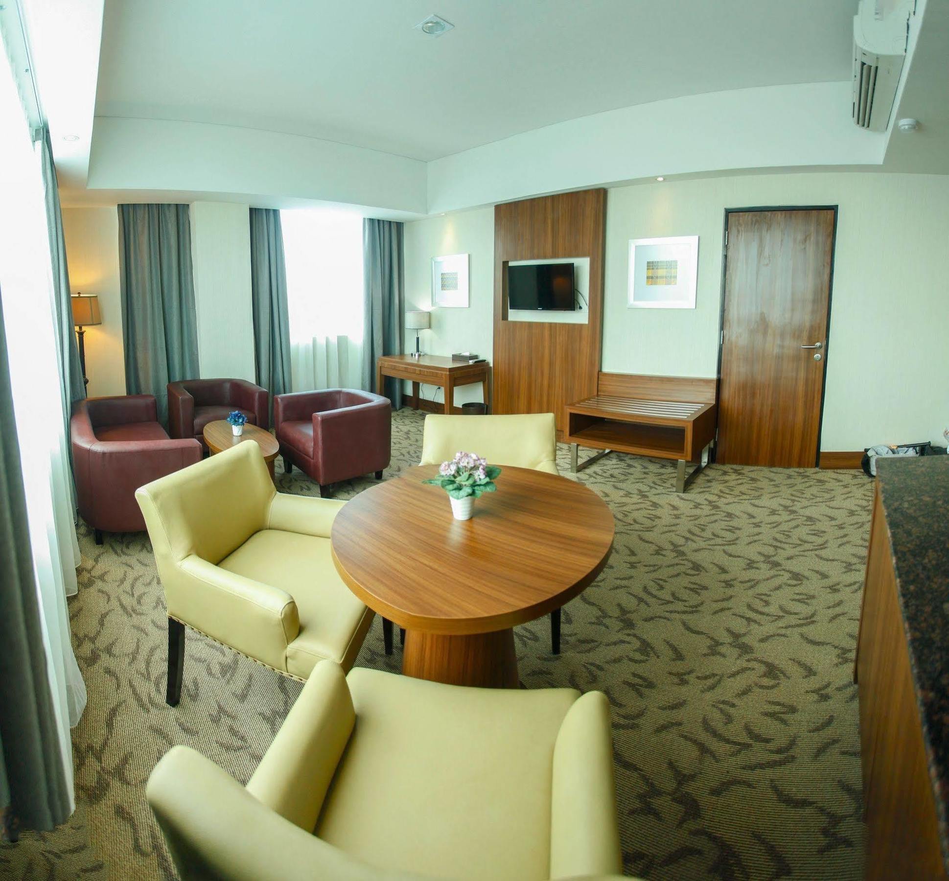 Demelia Hotel Макасар Экстерьер фото